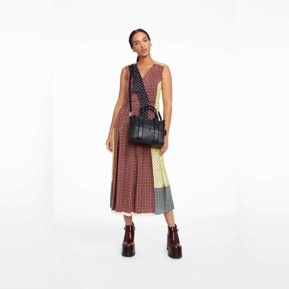 H009L01SP21 - Marc Jacobs The Leather Mini Tote Bag - Picture 11 of 16